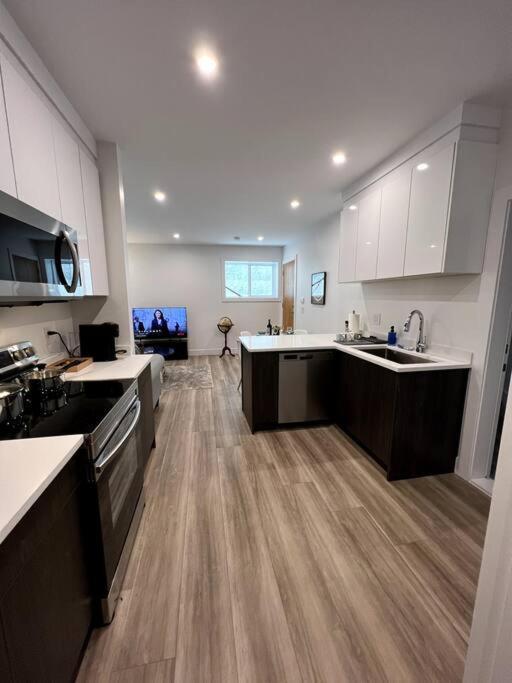 Grand Boulevard Basement * North Vancouver