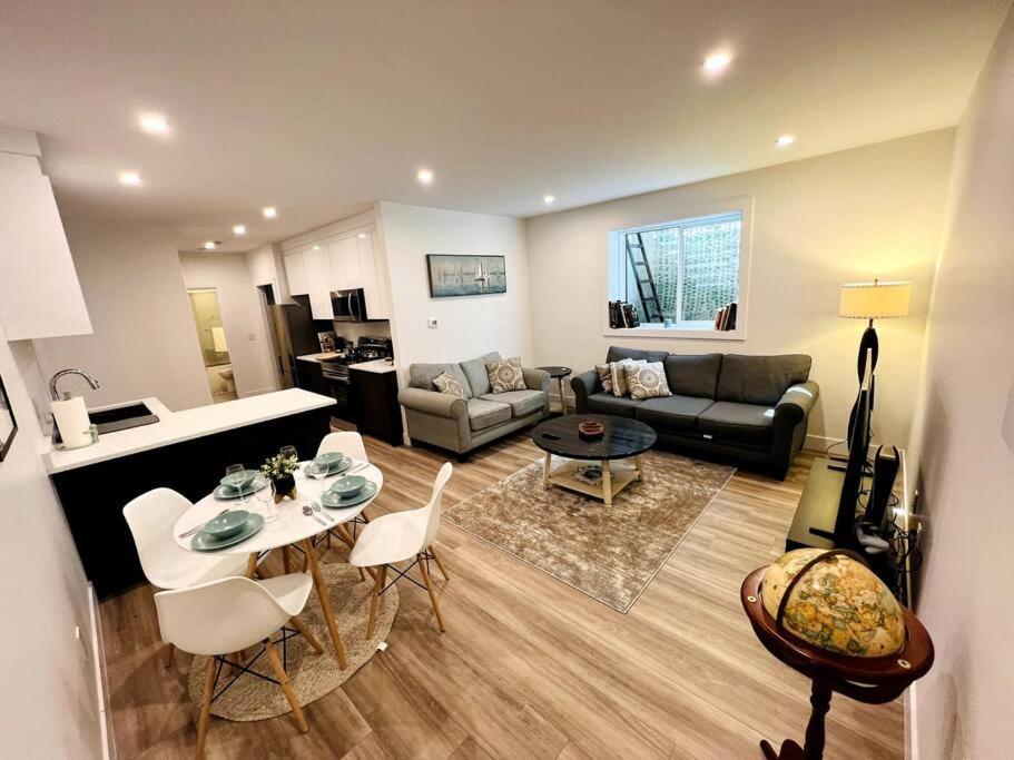 Grand Boulevard Basement Apartment North Vancouver
