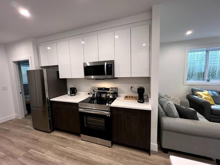 Grand Boulevard Basement North Vancouver